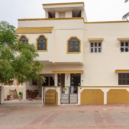 Oyo Eden Residency Hotel Мадурай Екстериор снимка